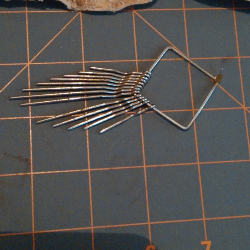 Silver earring - Picture 2 of 2
